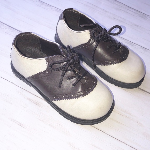 kids saddle shoes